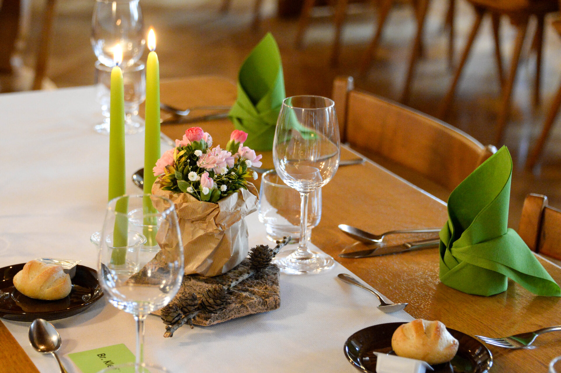 Angeregter Austausch beim Mittagessen