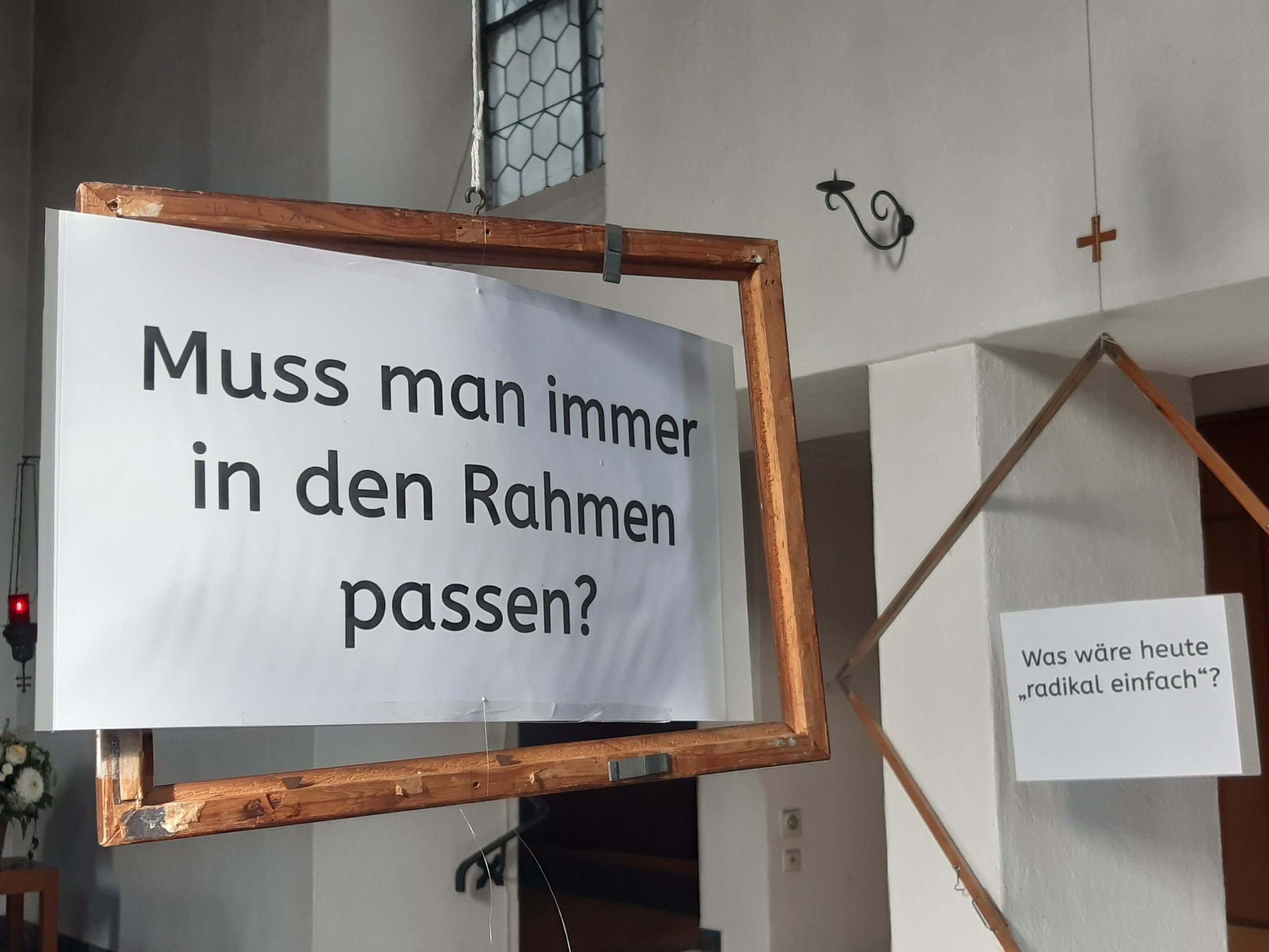 Aus dem Rahmen gefallen